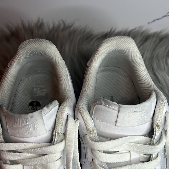 Nike Men's White Airforce 1 Shoes size 9 - Picture 7 of 13